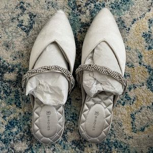 NIB Silver the Swan Snow Crystal Bracelet flats6.5